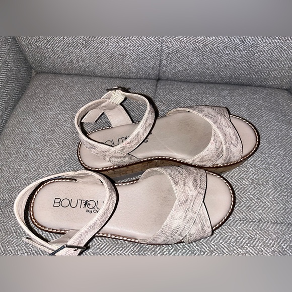 Fluffie sandal by Corky's Champagne strap platform sandals size 7 - Picture 8 of 8